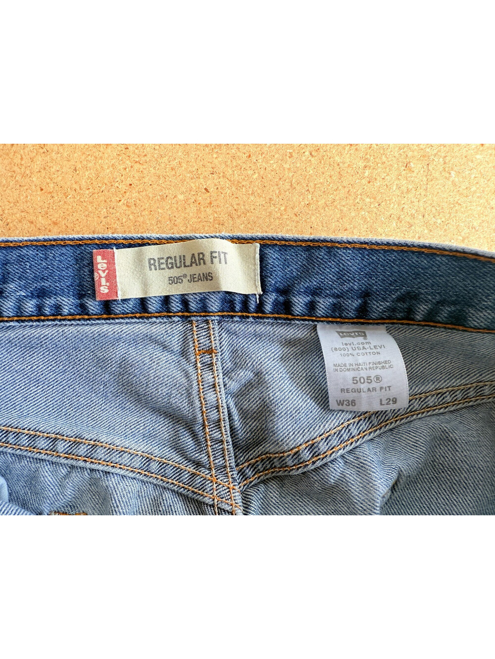 Levi's 505 Straight Jean Men's 36x29 Blue Medium Wash Regular Fit - Minor Flaw - Picture 2 of 9